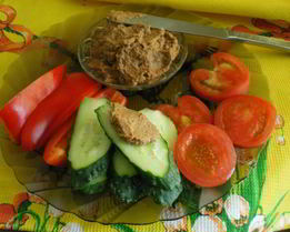 Паштет из чечевицы с орехами и черносливом