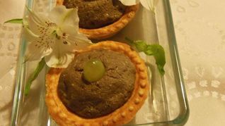 Паштет из индюшиной печени с орехами и виноградом