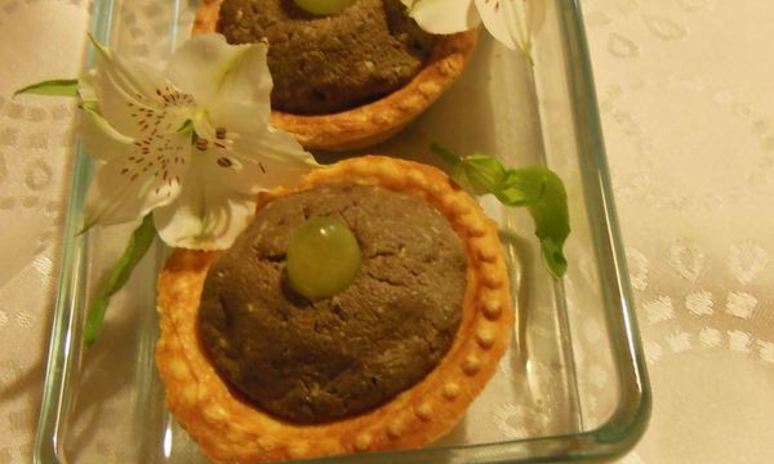 Рецепт паштета из индюшиной печени с орехами и виноградом