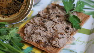 Паштет из куриной печени с черносливом