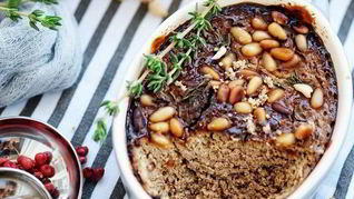 Печеночный паштет с творожным сыром и кедровыми орешками