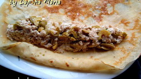 блинные роллы с курицей и оливками