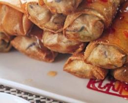 Китайские роллы с курицей и грибами