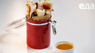 Креветочные роллы с инжиром и апельсиновым соусом