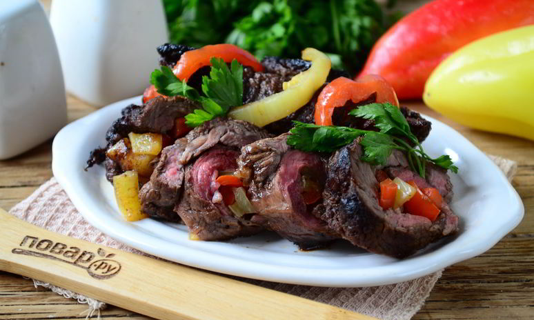 Рецепт мясных роллов, фаршированных овощами