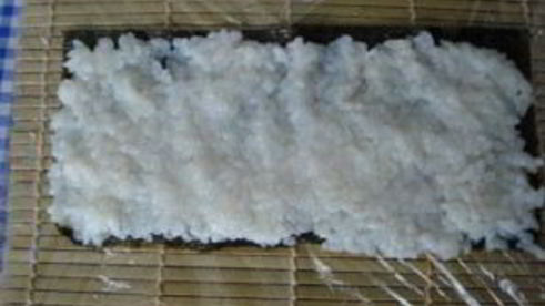 роллы рисом наружу