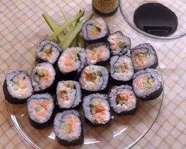 Роллы с икрой мойвы