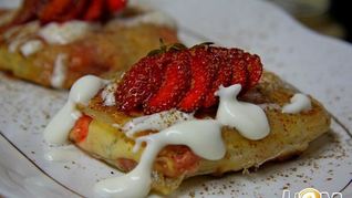 Спринг-роллы с творогом, клубникой и бананом