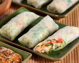 Вьетнамский ролл с крабом, манго и имбирем