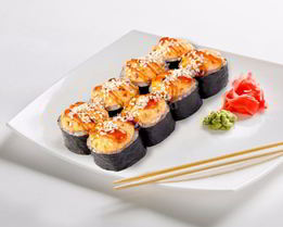 Запеченные роллы с копченой курицей