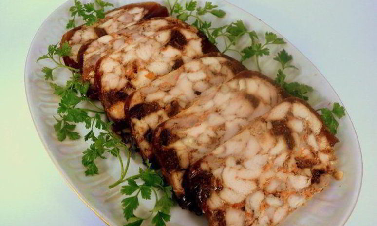 Рецепт куриного рулета с инжиром