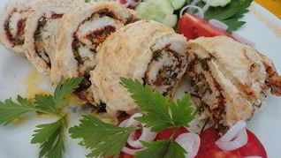 Куриный рулет с паприкой