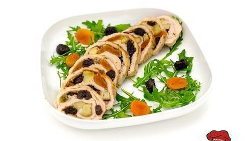 куриный рулет с сухофруктами