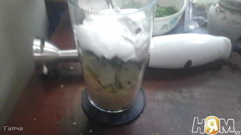 куриные рулетики с бананами и яблочным соусом