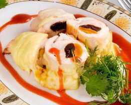 Куриные рулетики с курагой