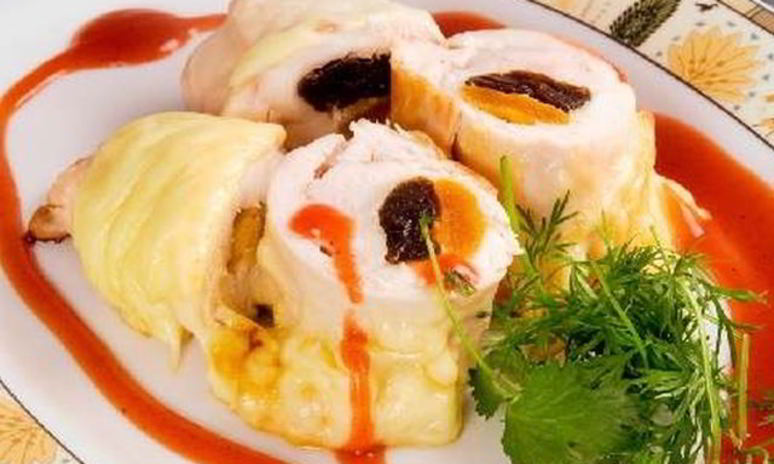 Рецепт куриных рулетиков с курагой