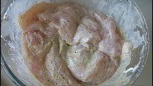 куриные рулетики с сырной начинкой запеченные с картошкой под сливочным соусом