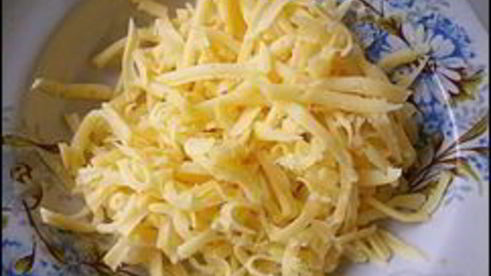 куриные рулетики с сырной начинкой запеченные с картошкой под сливочным соусом