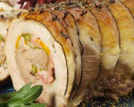 Мясной рулет с фаршем и зеленой фасолью