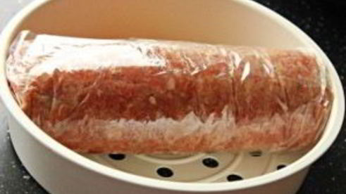 мясной рулет с вермишелью на пару