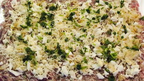 рулет из фарша с яйцом и сыром