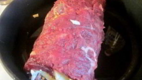 рулет из говядины с моцареллой