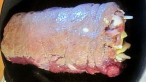 рулет из говядины с моцареллой