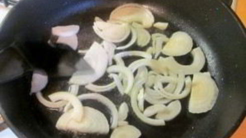 рулет из говядины с моцареллой