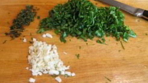 рулет из говядины с моцареллой