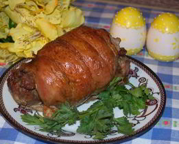 Рулет из индейки с изюмом