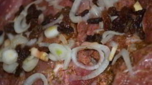 рулет из индейки с изюмом