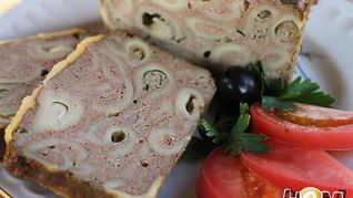 Рулет из куриной печени с макаронами