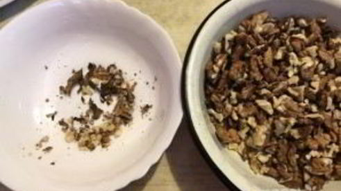 рулет из лаваша с орехами и сгущенкой