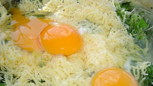 рулет из цукини с морковно-грибной начинкой