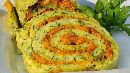 рулет из цукини с морковно-грибной начинкой