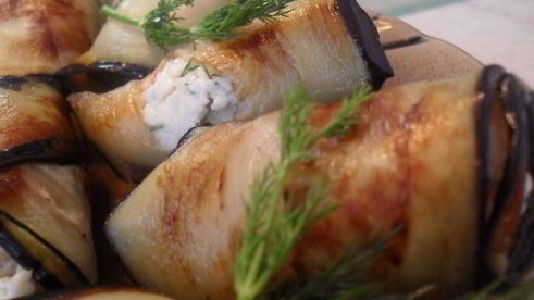 рулетики из баклажанов