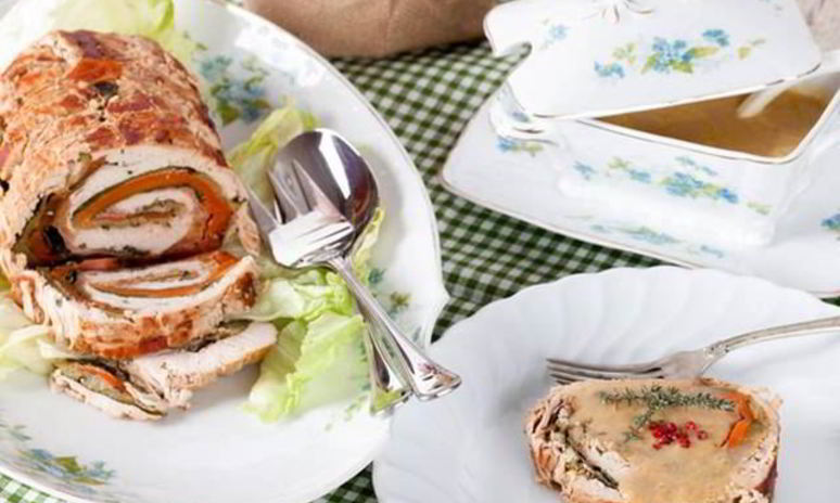 Рецепт рулетиков из индейки с вином