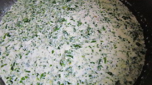 рулетики из кабачков с рыбой и соусом