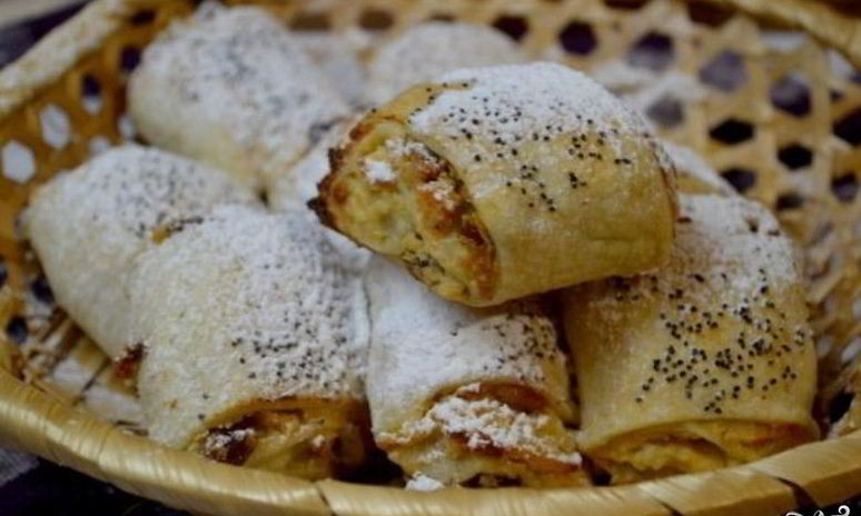 Рецепт рулетиков из слоеного теста