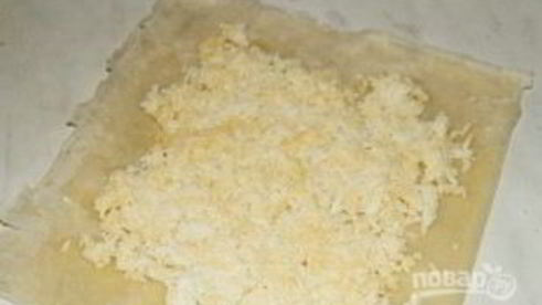 рулетики из теста фило с крабово-сырной начинкой