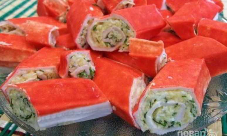 Рецепт рулетов из крабовых палочек