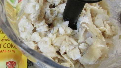 рыбный рулет с оливками