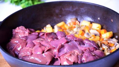 сырный рулет с паштетом из печени