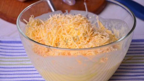 сырный рулет с паштетом из печени