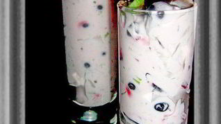 Сельдь с черной смородиной