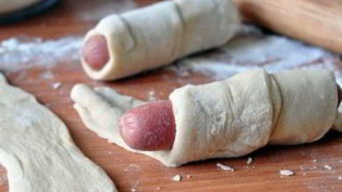 сосиски в дрожжевом тесте