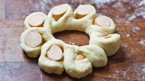 сосиски в тесте оригинальное оформление