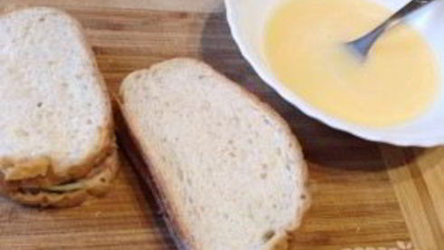 горячий сэндвич с лососем