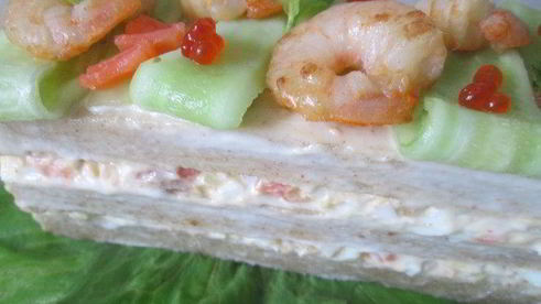 исландский сэндвич с лососем и креветками