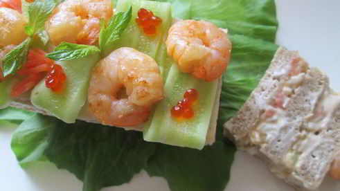 исландский сэндвич с лососем и креветками